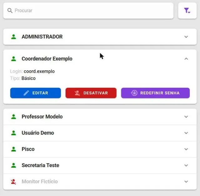 Tela de usuários com perfis e botões de editar, desativar e redefinir senha